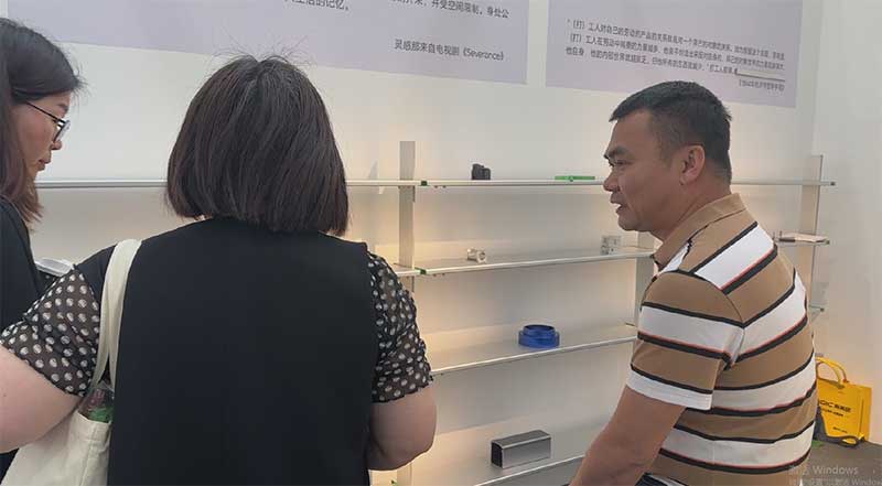 展会3.jpg 展会3.jpg
