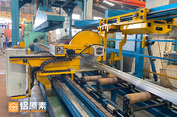 工业铝型材加工.jpg 工业铝型材加工.jpg